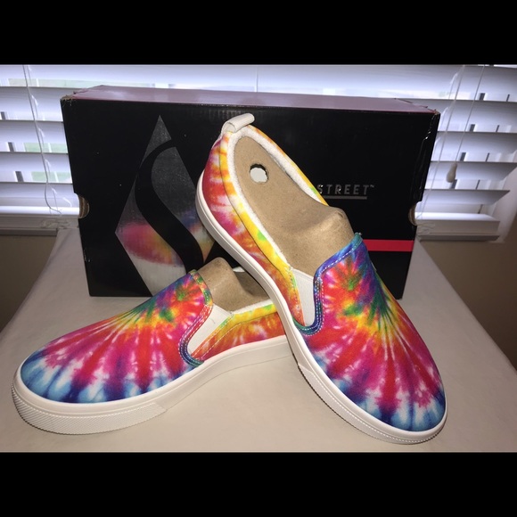 NWT Skechers Tie-Dye Sneakers Memory Foam. Sz. 9. - Picture 2 of 10